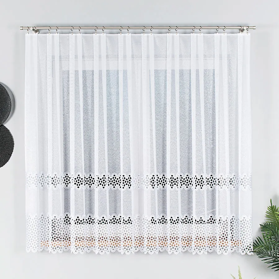 Firanka z aplikacją gipiurową