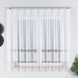 Firanka z aplikacją gipiurową