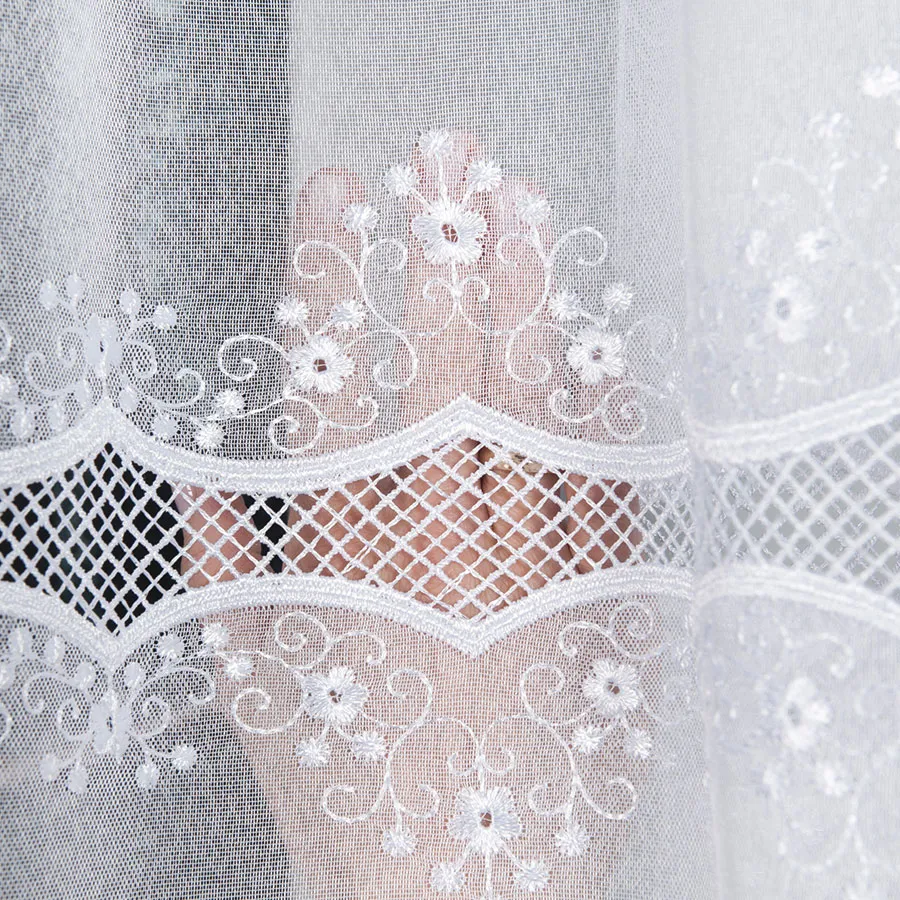 Firanka z aplikacją gipiurową 040613