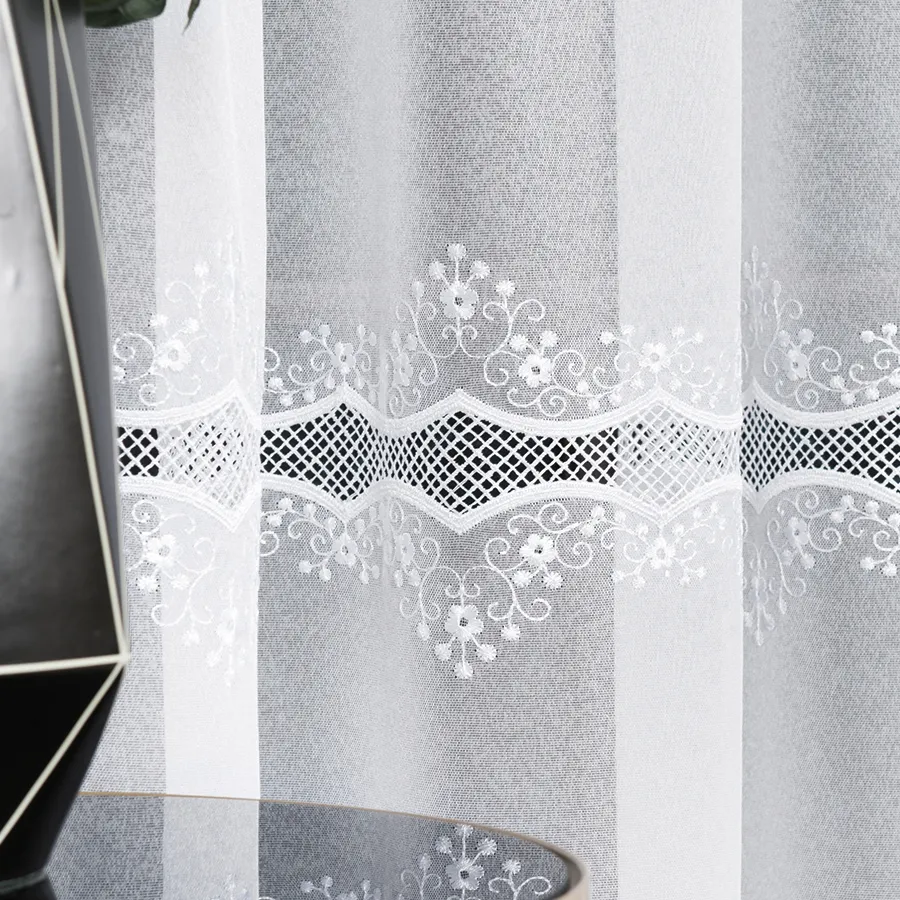 Firanka z aplikacją gipiurową 040613