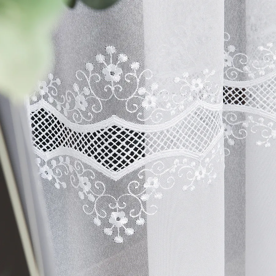 Firanka z aplikacją gipiurową 040613