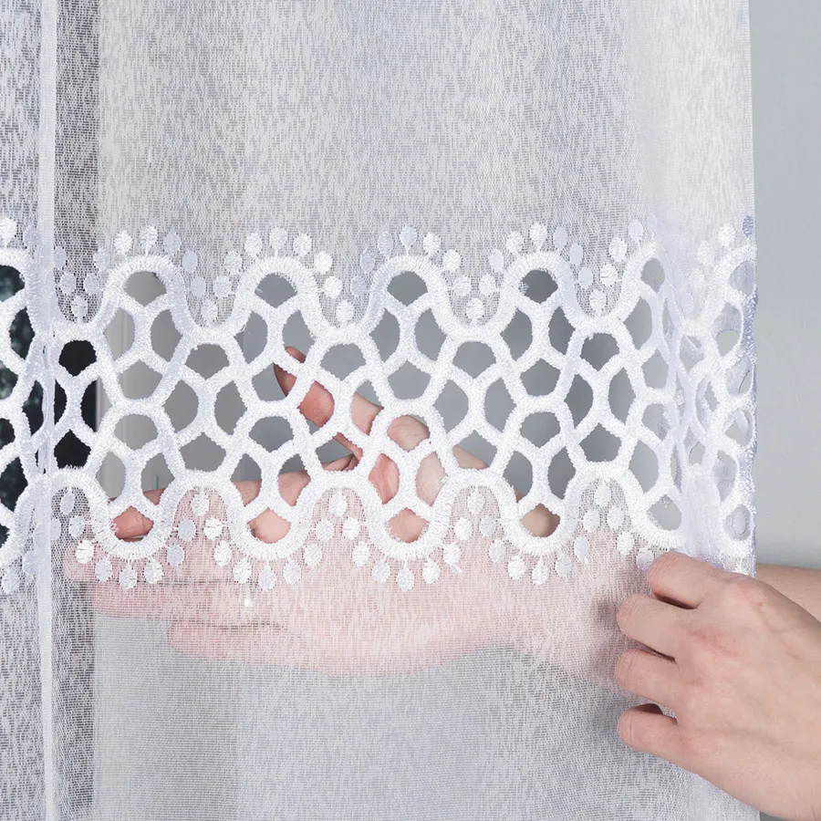 Firanka z aplikacją gipiurową 008897