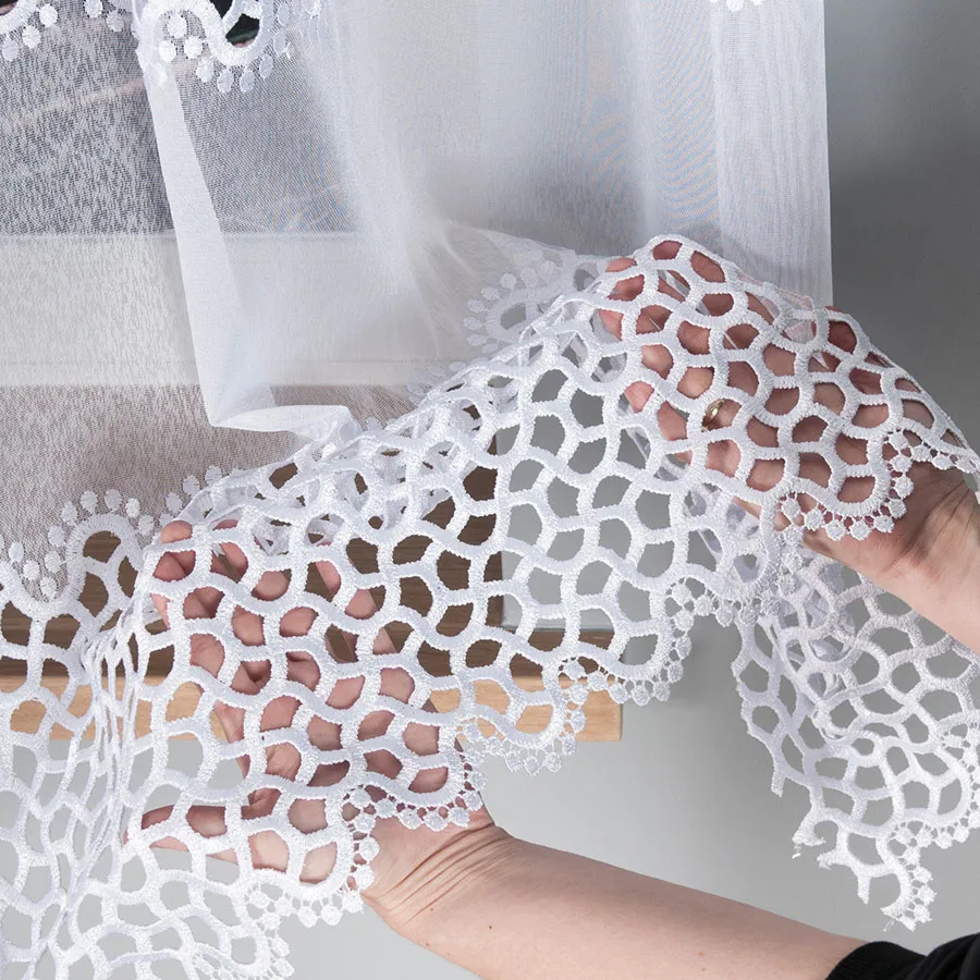 Firanka z aplikacją gipiurową 008897