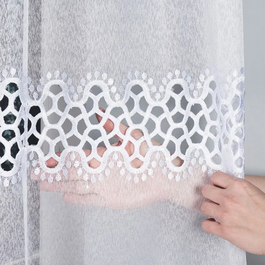 Firanka z aplikacją gipiurową 008897