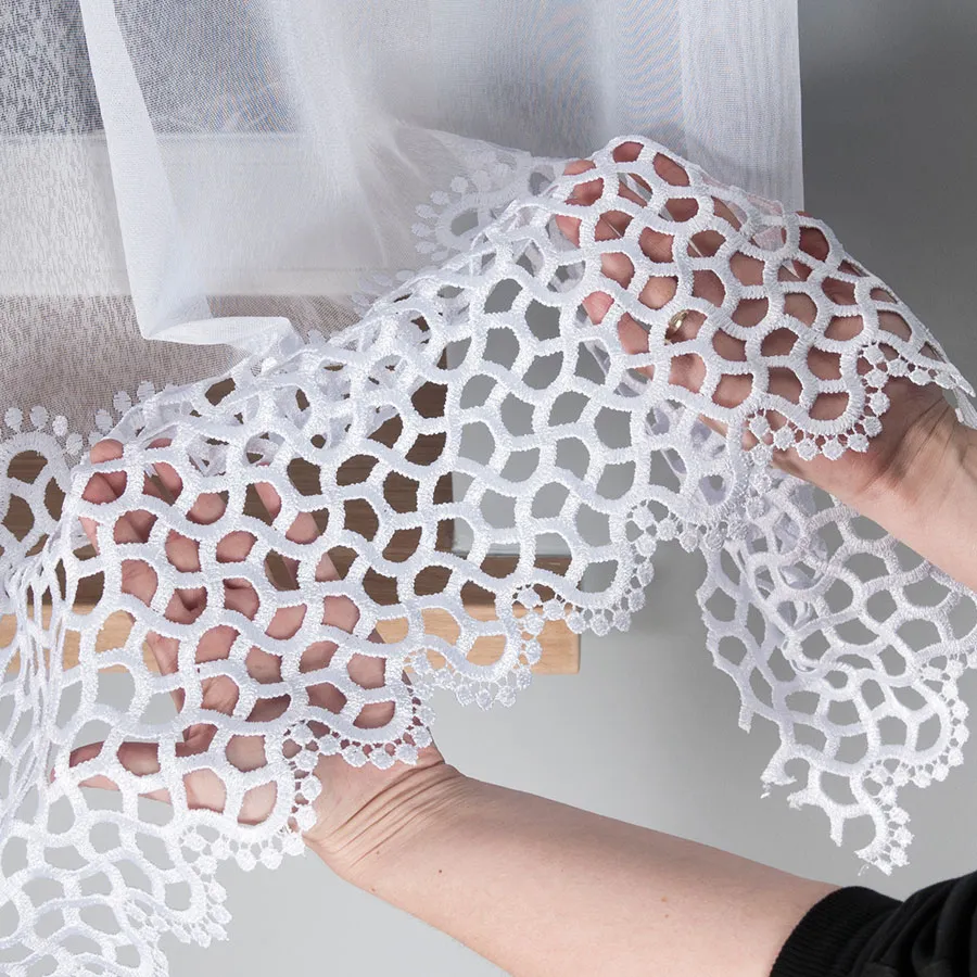 Firanka z aplikacją gipiurową 008897