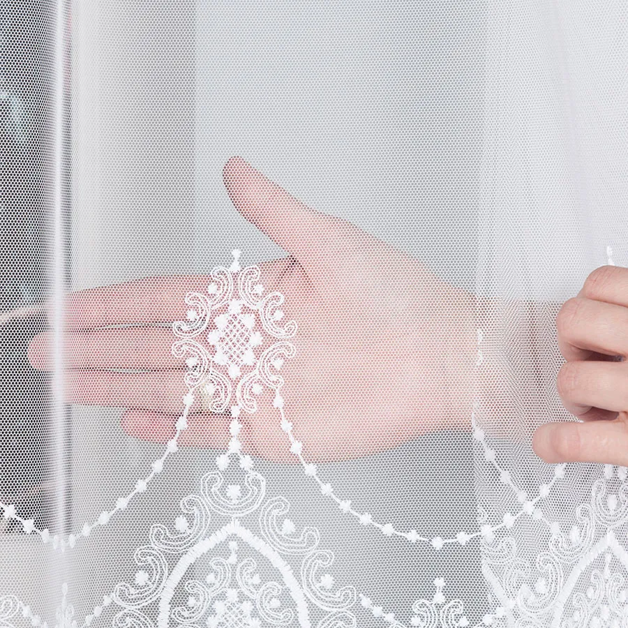 Firanka haftowana 033401