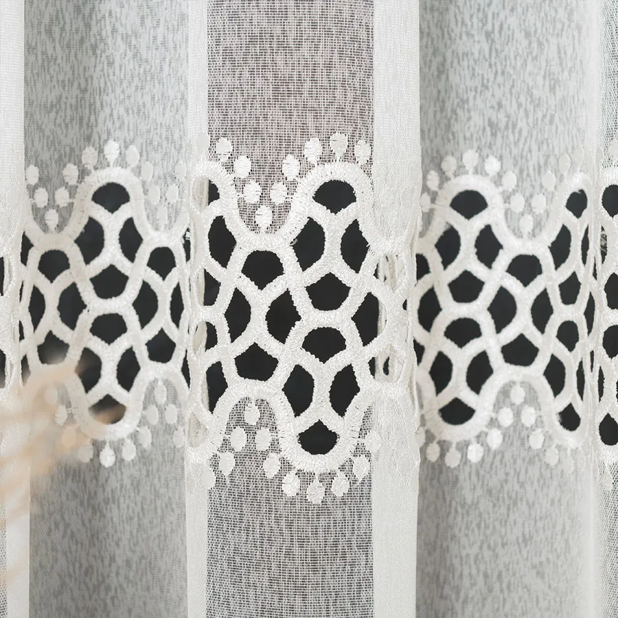 Firanka z aplikacją gipiurową 008897