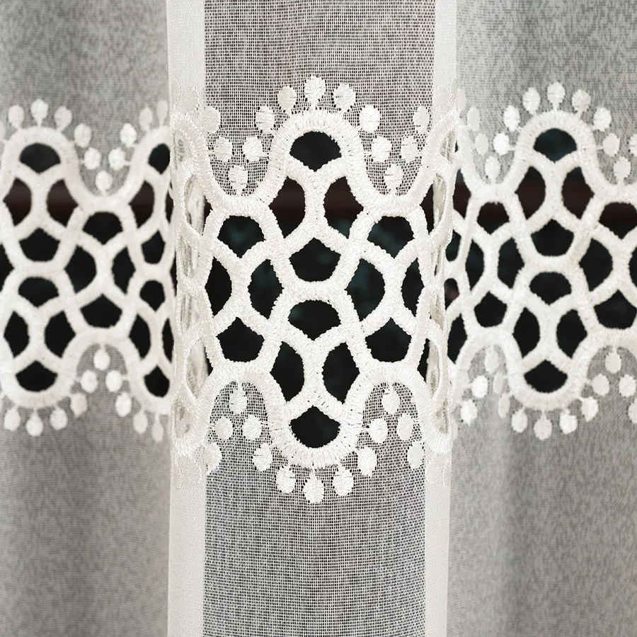 Firanka z aplikacją gipiurową 008897