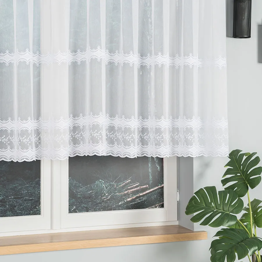 Firanka haftowana ze wzorem pasowym 082936