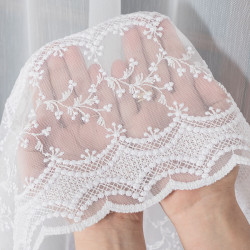 Firanka haftowana ze wzorem pasowym 082936 Firanka haftowana ze wzorem pasowym 082936