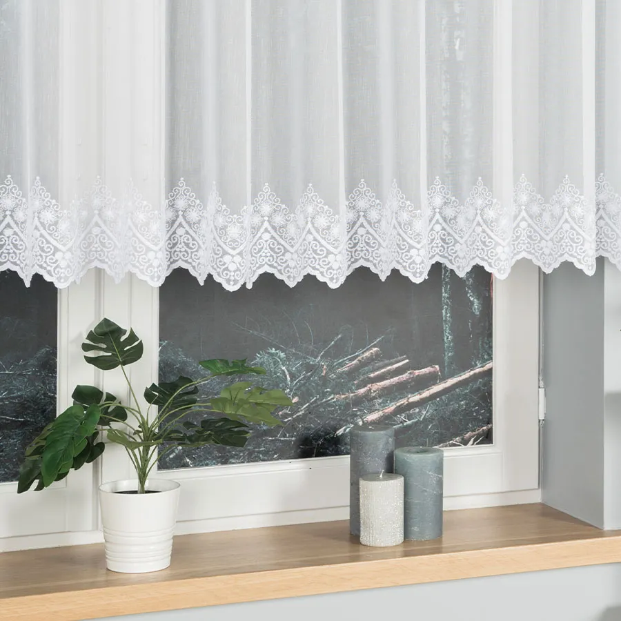 Firanka haftowana ze wzorem na samym dole 123397