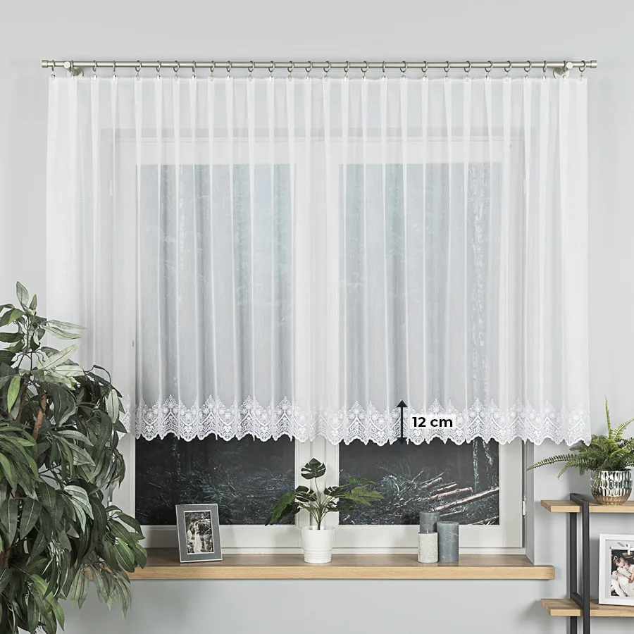 Firanka haftowana ze wzorem na samym dole 123397