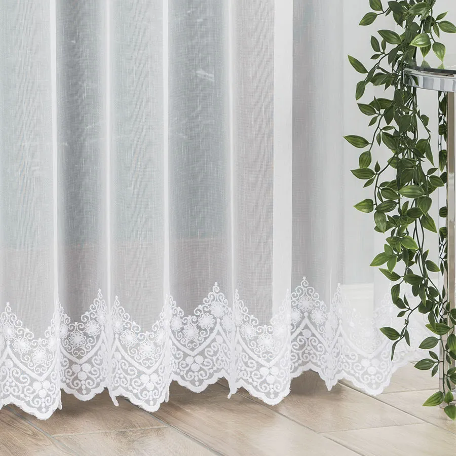 Firanka haftowana ze wzorem na samym dole 123397