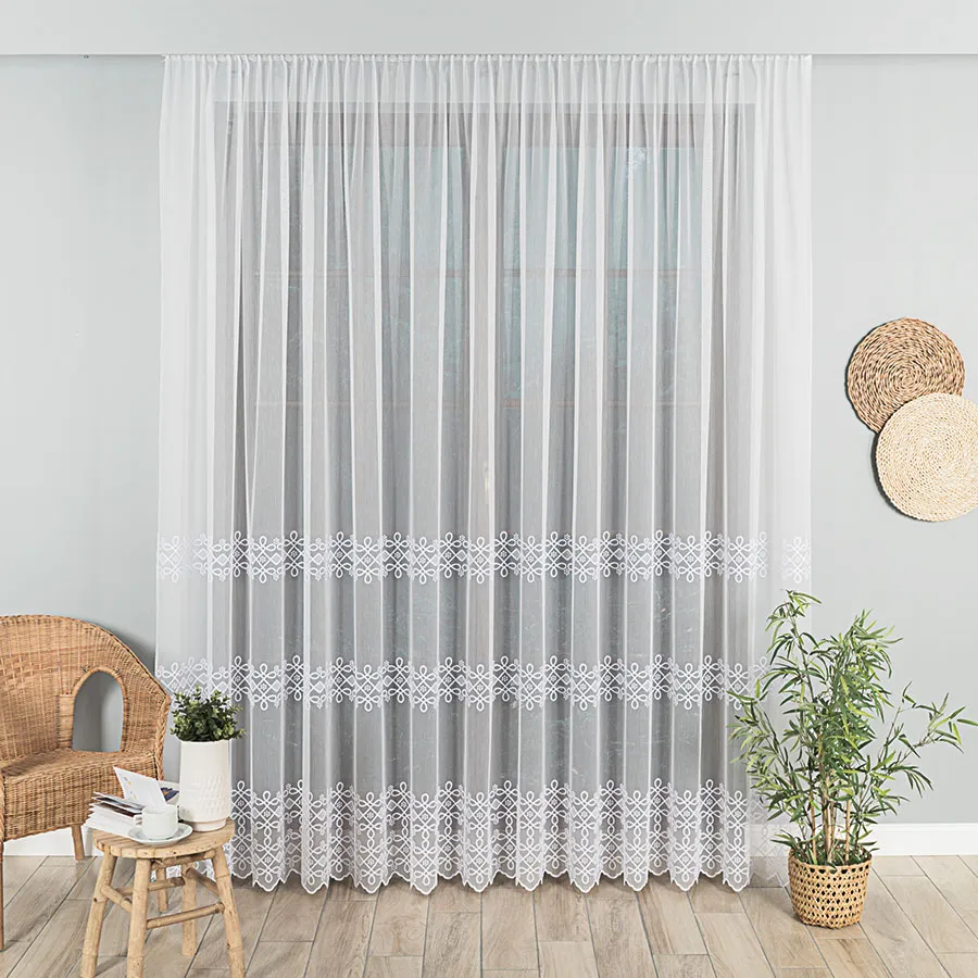 Firanka haftowana ze wzorem pasowym 713317