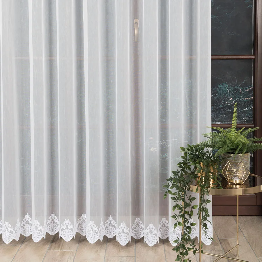 Firanka haftowana ze wzorem na samym dole 123592