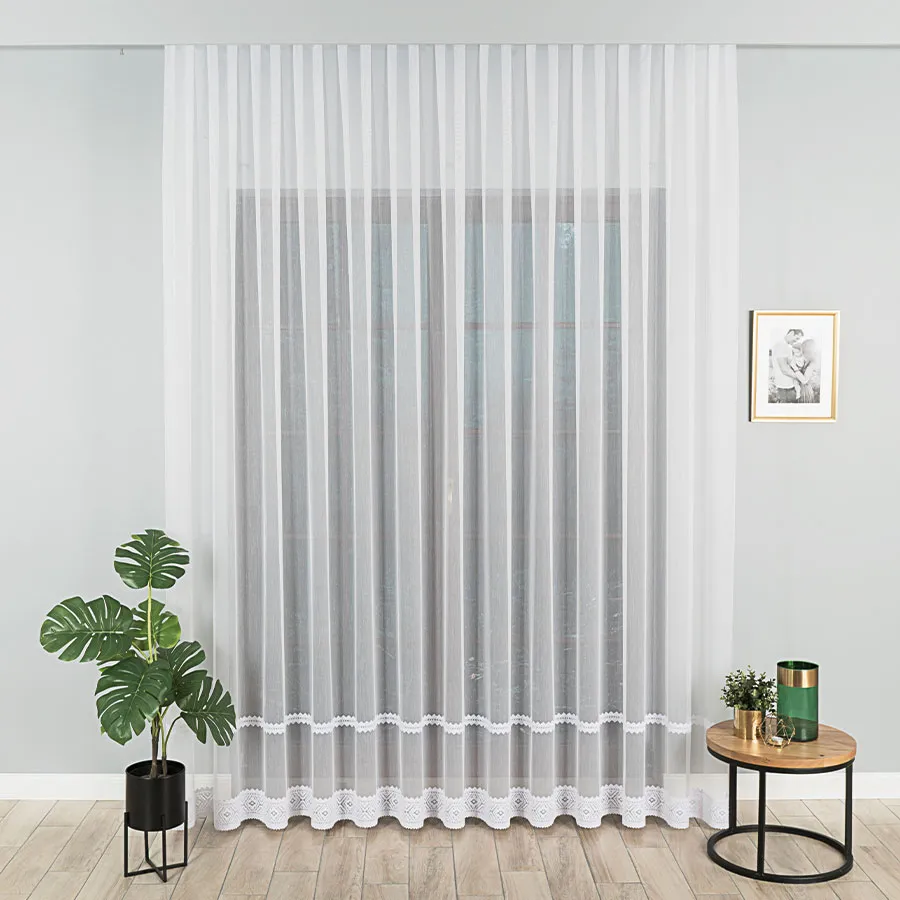 Firanka haftowana ze wzorem pasowym 127111