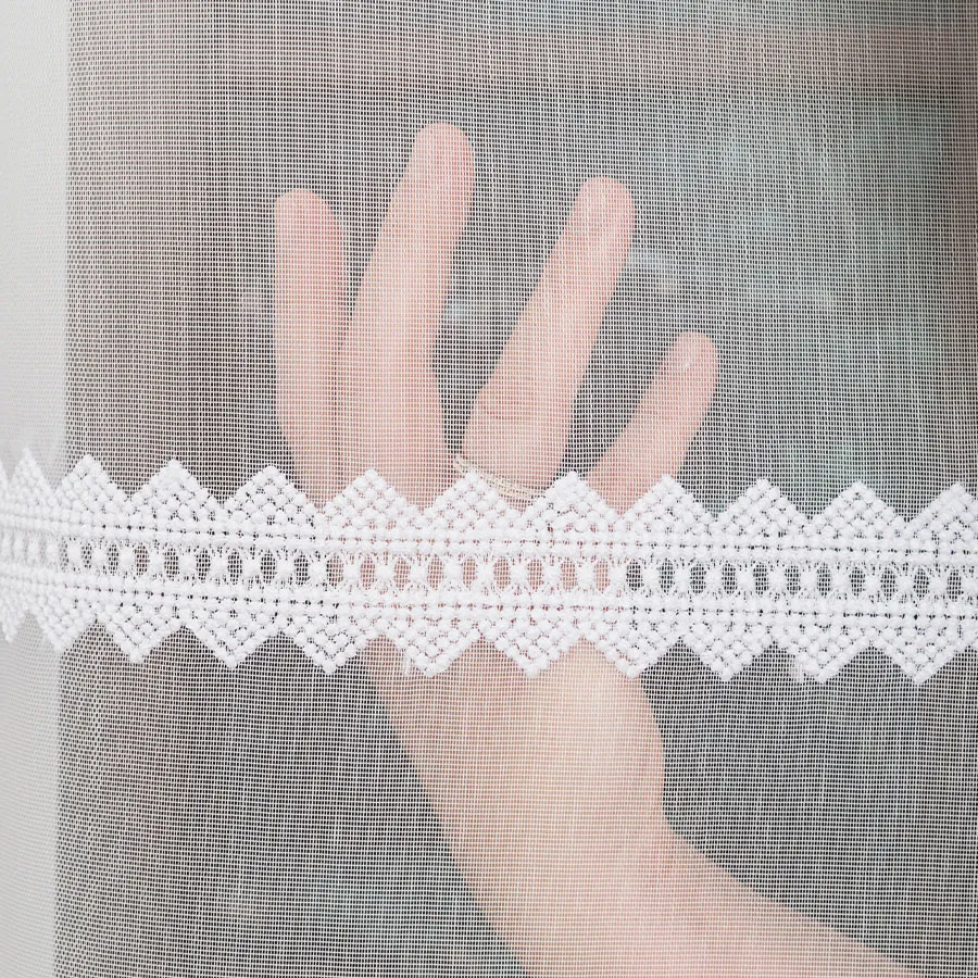 Firanka haftowana ze wzorem pasowym 127111