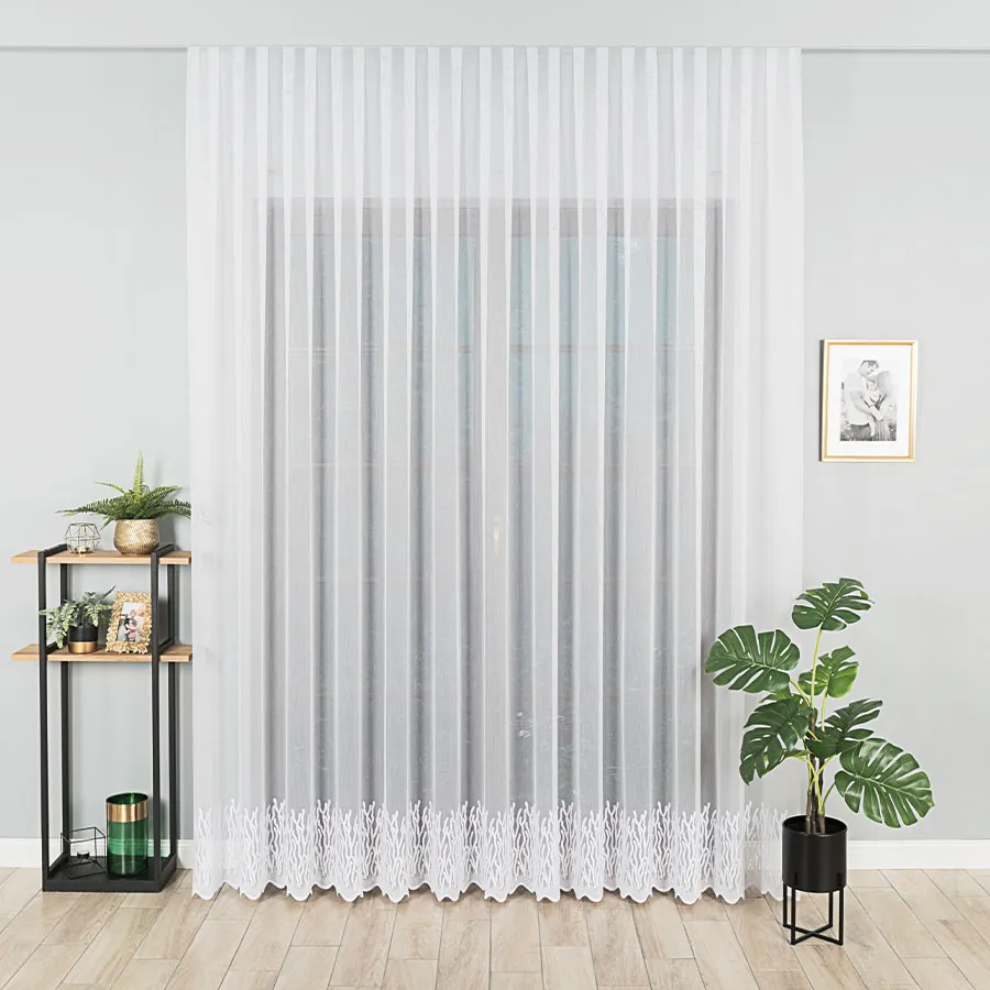 Firanka haftowana ze wzorem pasowym 127099