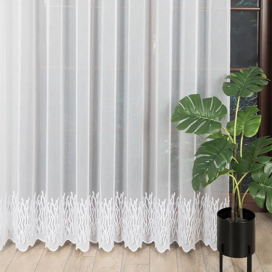 Firanka haftowana ze wzorem pasowym 127099