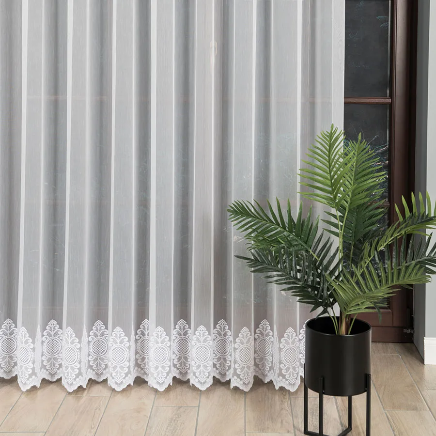 Firanka haftowana ze wzorem na samym dole 127102