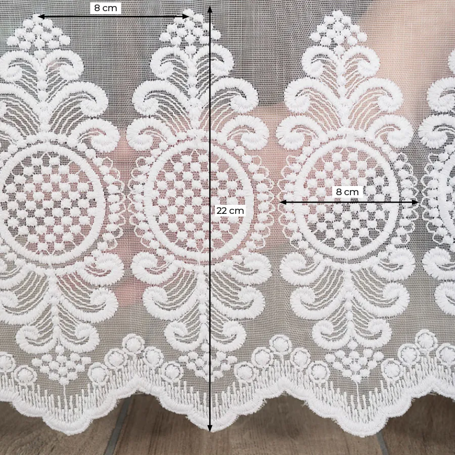 Firanka haftowana ze wzorem na samym dole 127102