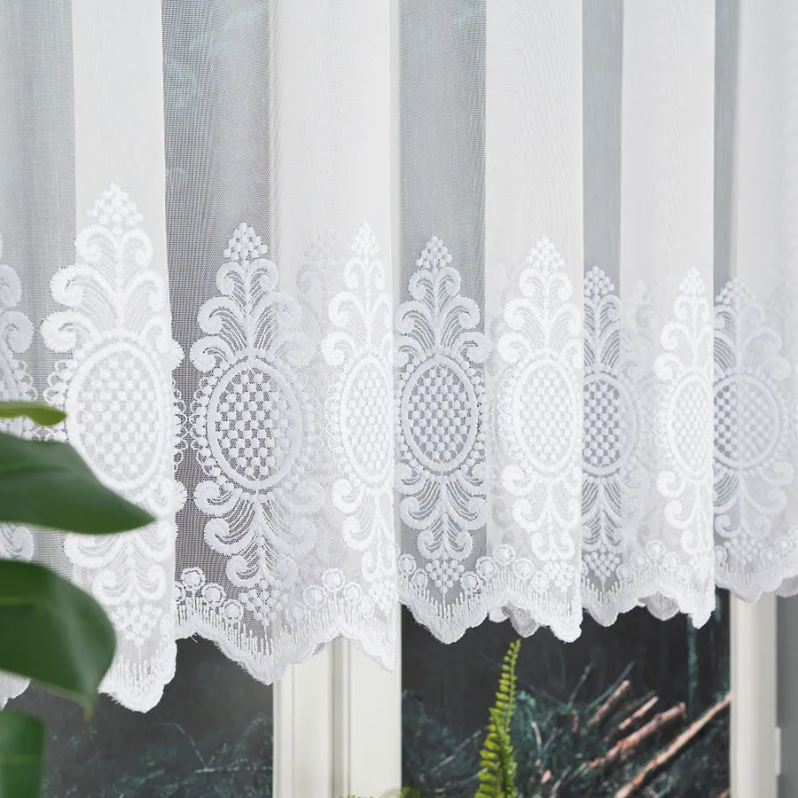 Firanka haftowana ze wzorem na samym dole 127102