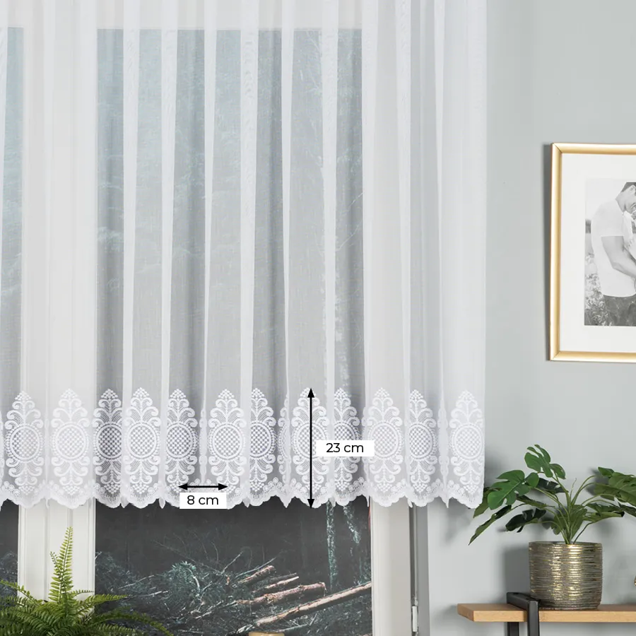 Firanka haftowana ze wzorem na samym dole 127102