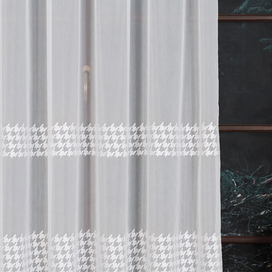 Firanka gotowa haftowana z taśmą PEPITKA