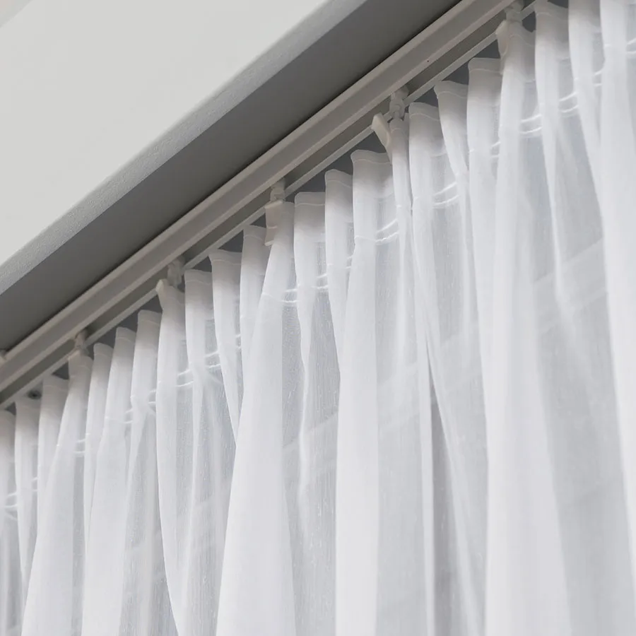 Firanka gotowa haftowana z taśmą PEPITKA