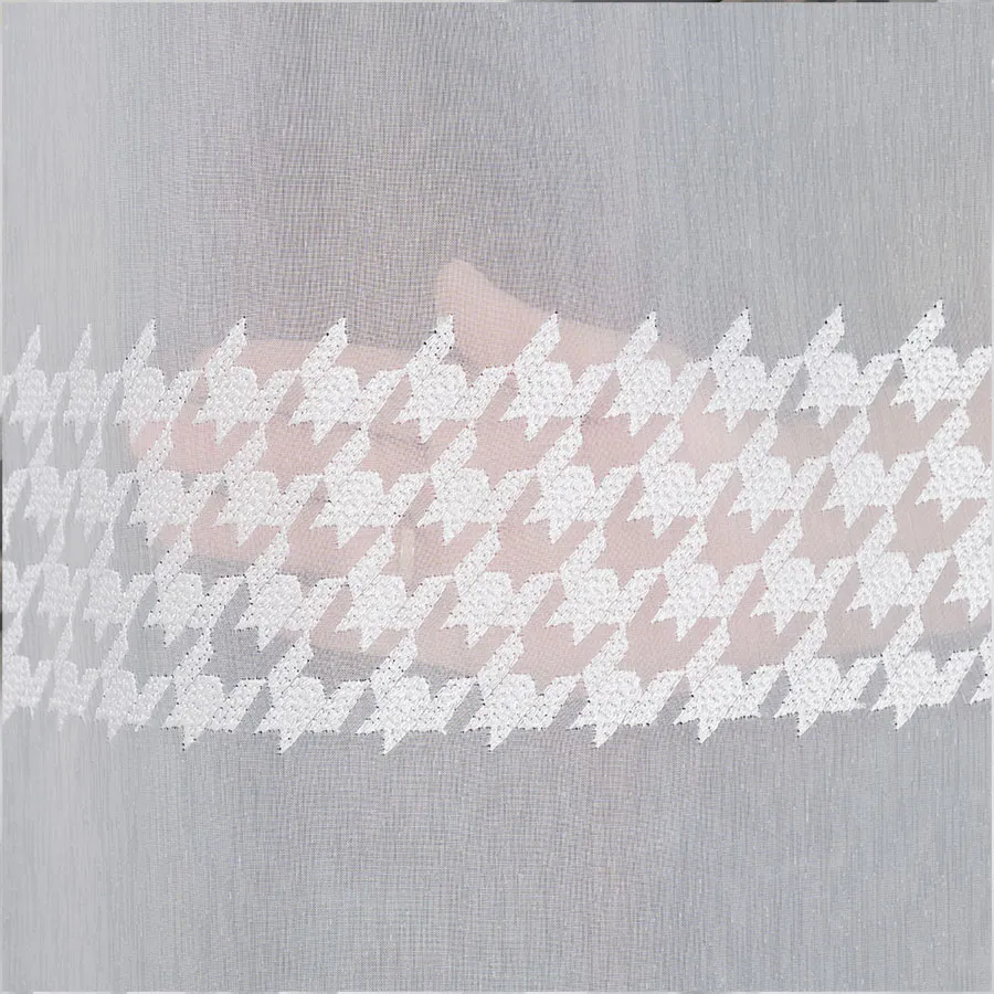 Firanka gotowa haftowana z taśmą PEPITKA