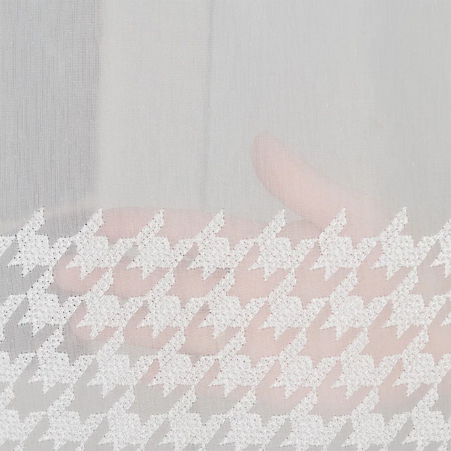 Firanka gotowa haftowana z taśmą PEPITKA