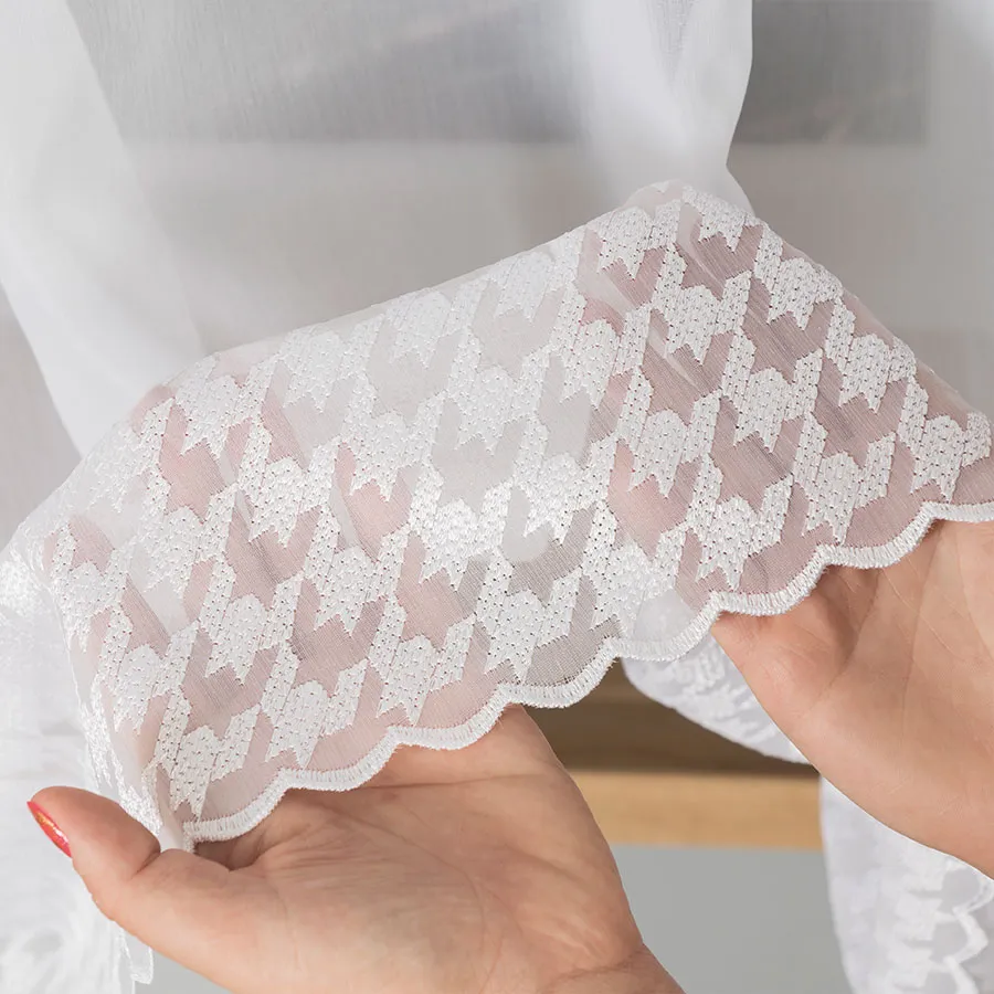 Firanka gotowa haftowana z taśmą PEPITKA