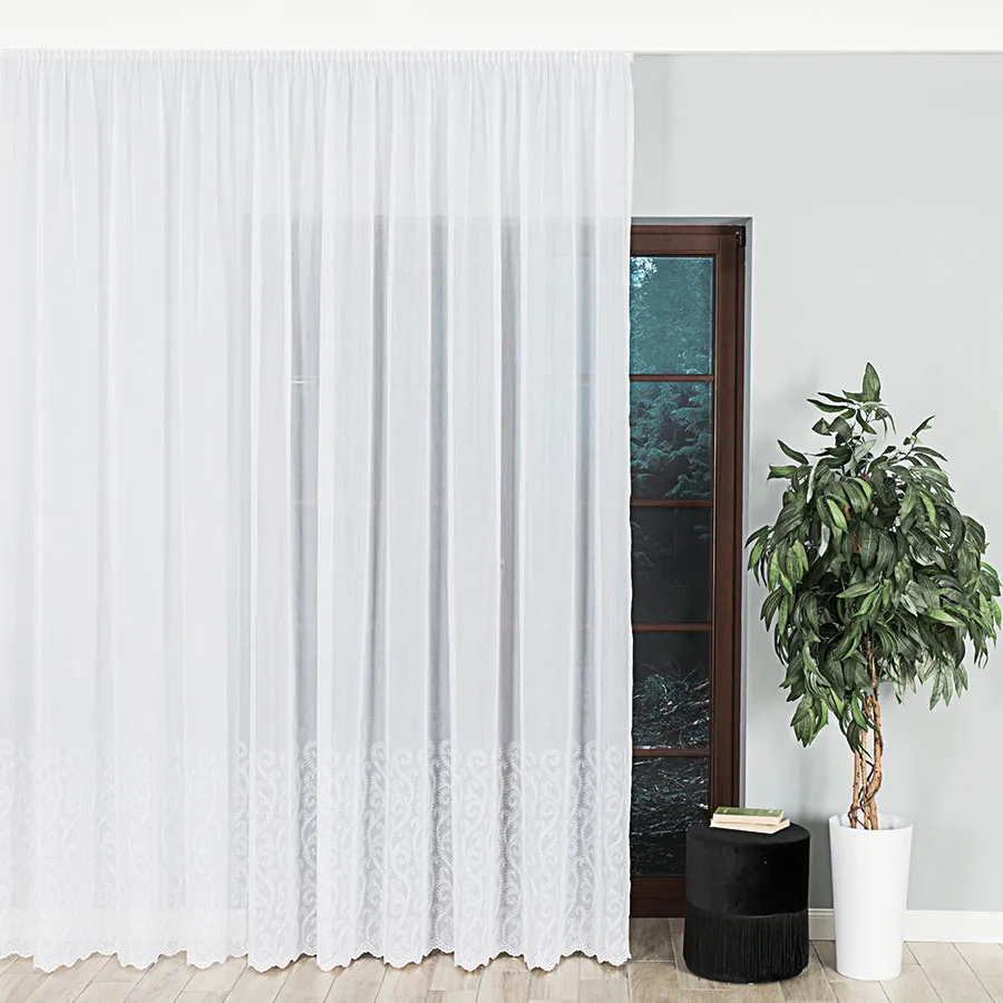 Firanka gotowa haftowana z taśmą GATITOS