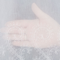 Firanka gotowa haftowana z taśmą GATITOS