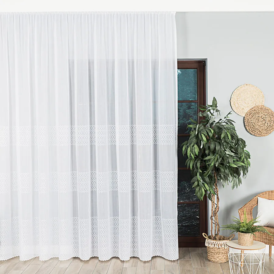 Firanka gotowa haftowana z taśmą SENTIERI