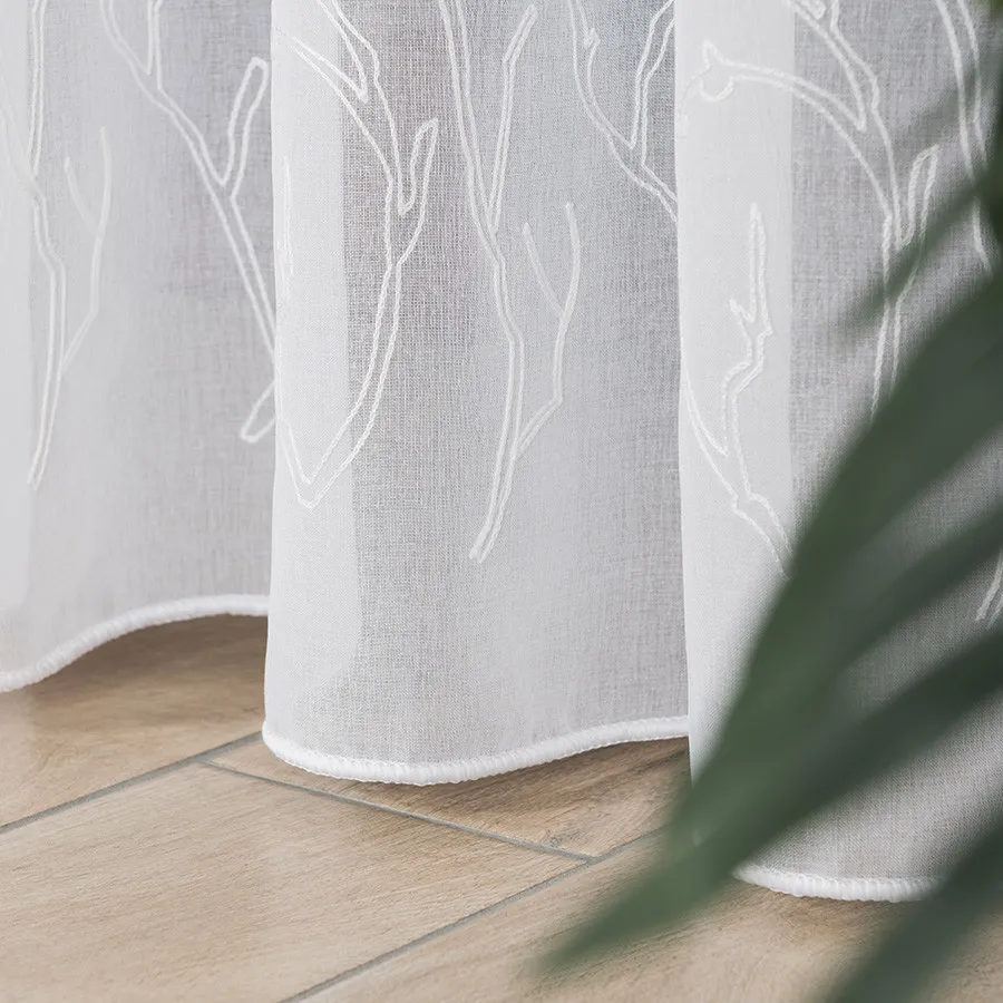 Firanka gotowa haftowana z taśmą RAMITAS