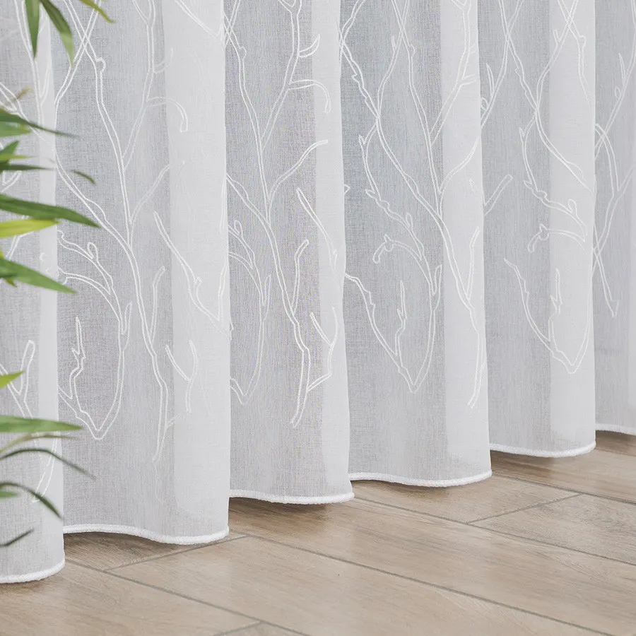 Firanka gotowa haftowana z taśmą RAMITAS