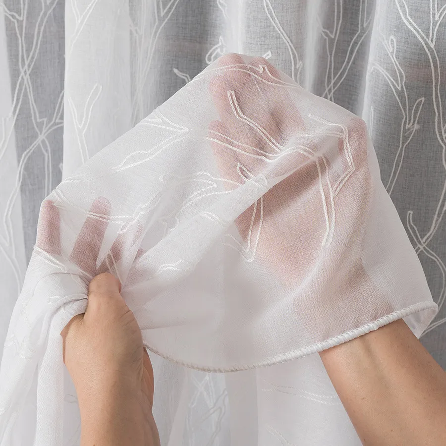 Firanka gotowa haftowana z taśmą RAMITAS