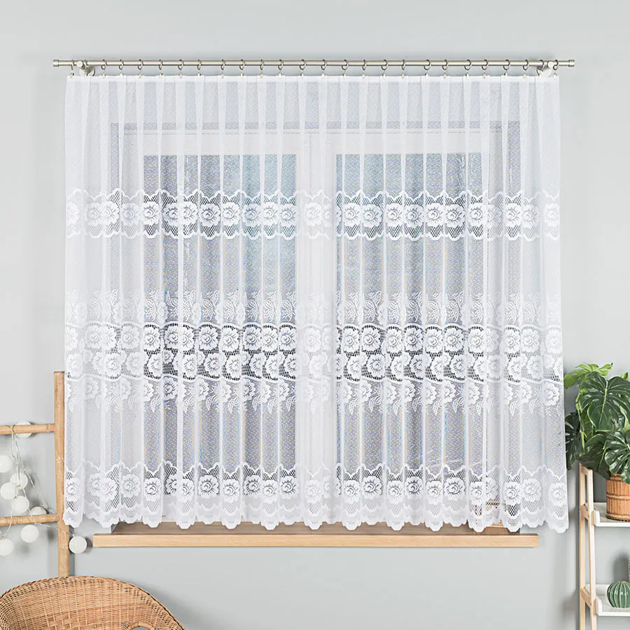 Firanka żakardowa ze wzorem pasowym 044136