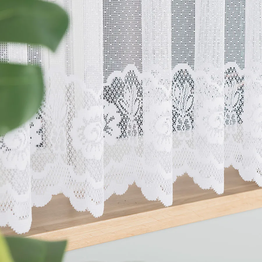 Firanka żakardowa ze wzorem pasowym 044136