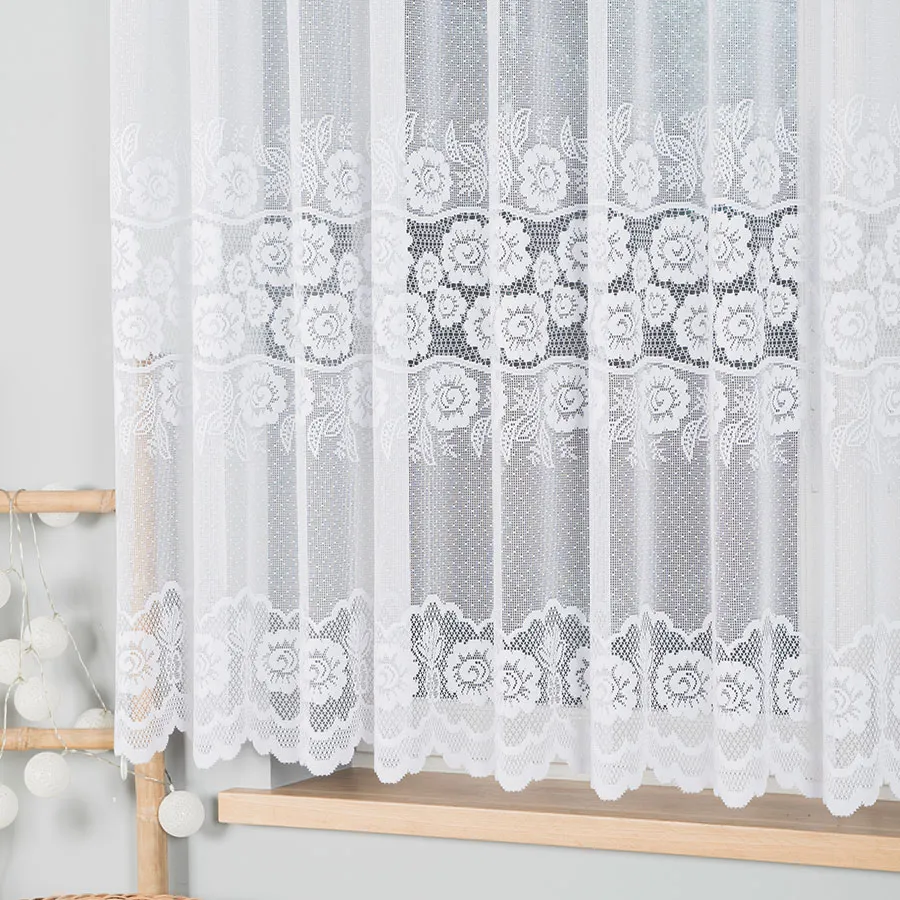 Firanka żakardowa ze wzorem pasowym 044136