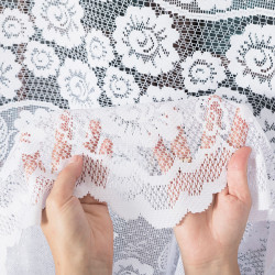 Firanka żakardowa ze wzorem pasowym 044136 Firanka żakardowa ze wzorem pasowym 044136