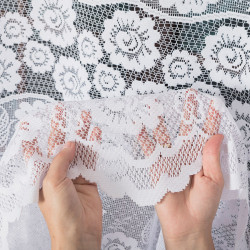 Firanka żakardowa ze wzorem pasowym 044136 Firanka żakardowa ze wzorem pasowym 044136