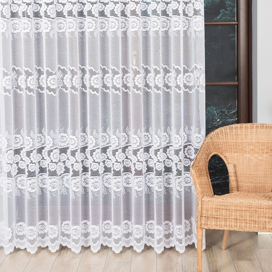 Firanka żakardowa ze wzorem pasowym 044136