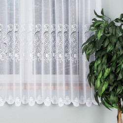 Firanka żakardowa ze wzorem pasowym 638085