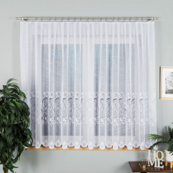 Firanka żakardowa ze wzorem pasowym 638085