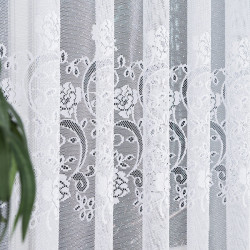 Firanka żakardowa ze wzorem pasowym 638085