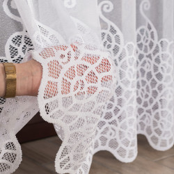 Firanka żakardowa ze wzorem pasowym 355000