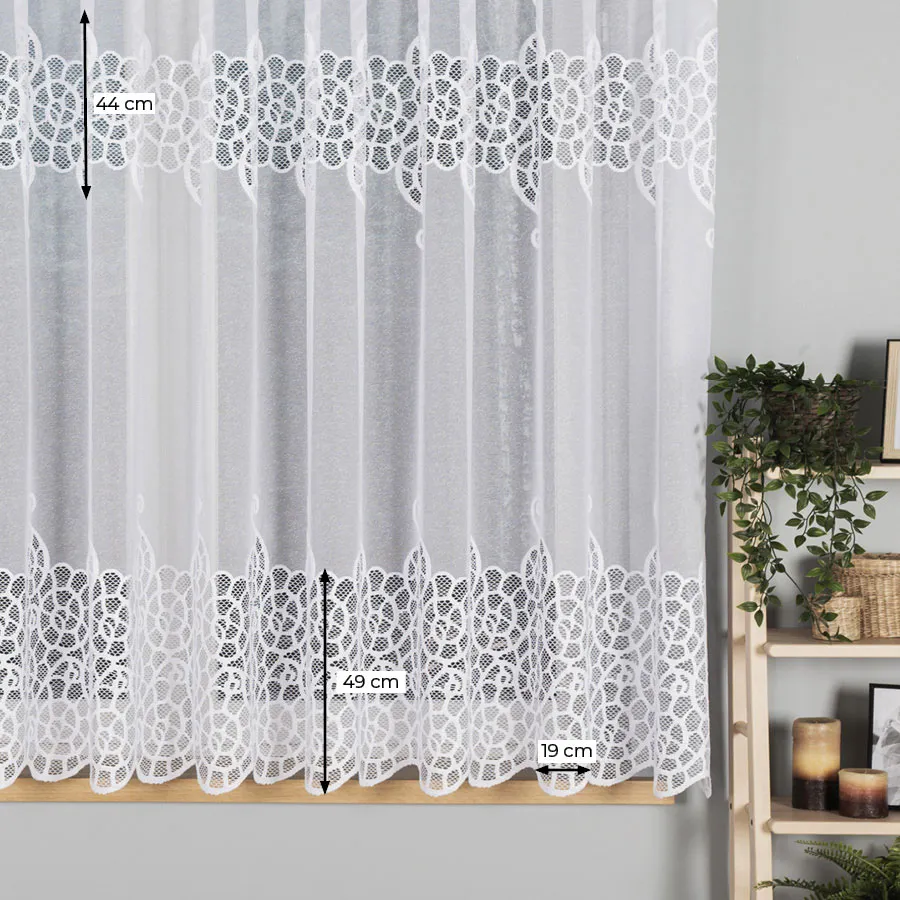 Firanka żakardowa ze wzorem pasowym 355000