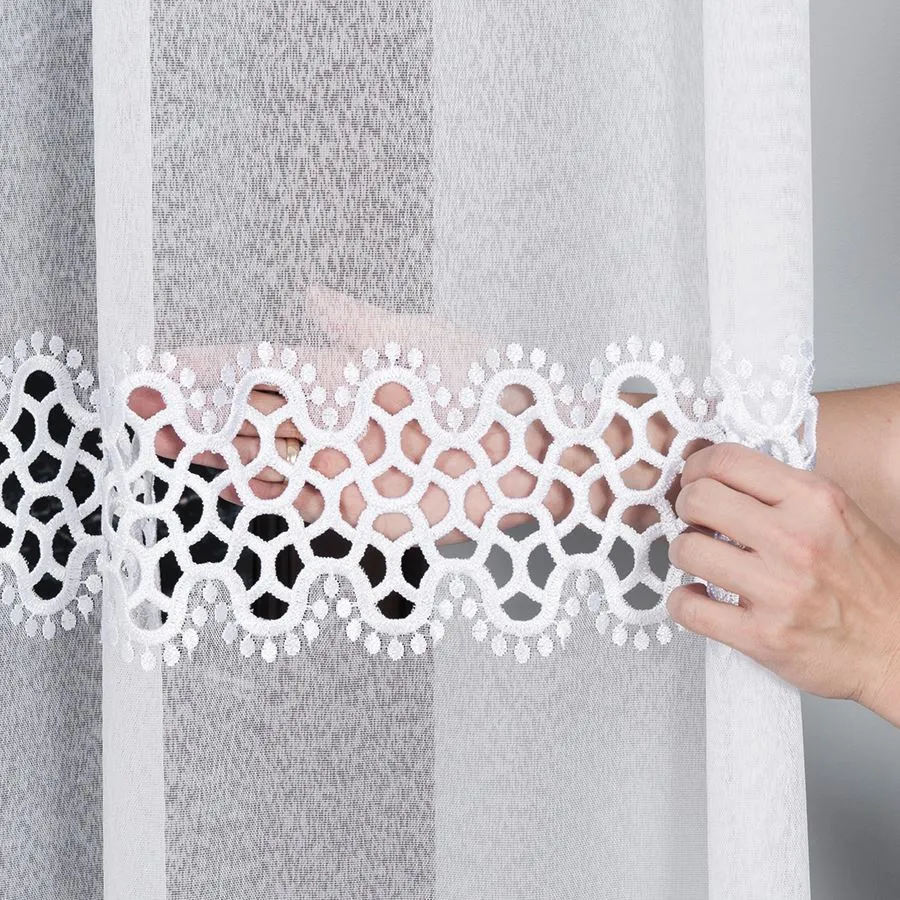 Firanka z aplikacją gipiurową 008897